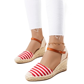 Red espadrilles on the Garvan wedge beige Red espadrilles on the Garvan wedge beige