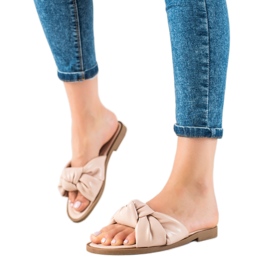 Ideal Shoes Stylish beige slippers pink