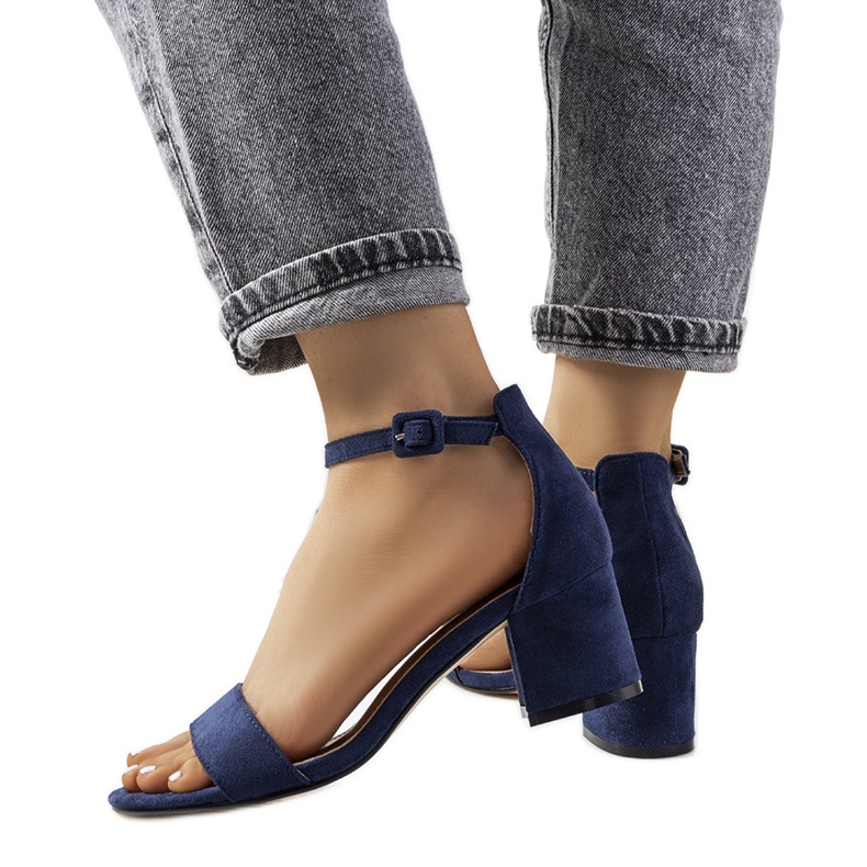 Navy sandals on the Deshe post blue