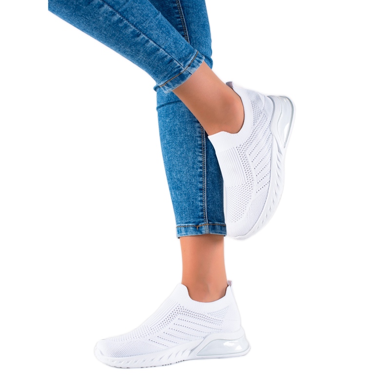 DK Comfortable Slip-On Sports Shoes white