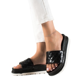 Small Swan Quilted Slippers On The Platform black