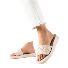 Small Swan Beige Slippers