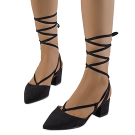 Black lace-up pumps on the Victoris post Black lace-up pumps on the Victoris post
