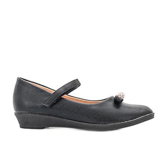 Black ballerina wedges from Correia