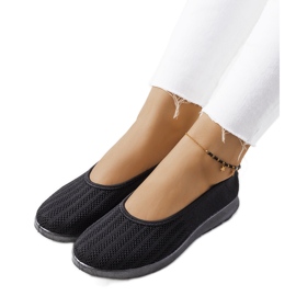 Black sneakers from Meeri