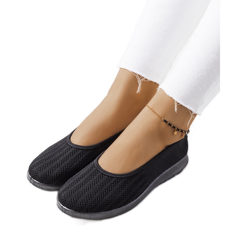 Black sneakers from Meeri