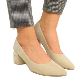 Pumps on a decorative block, beige Juma suede