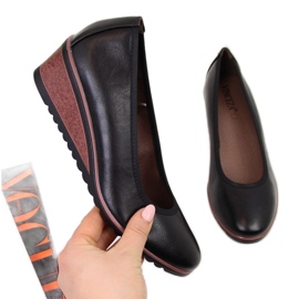Black wedge pumps W Vinceza