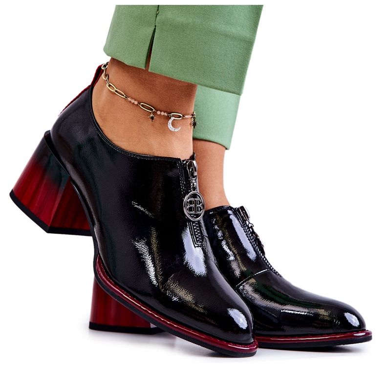 S.Barski Lacquered fashionable shoes on a black and red Lorena post