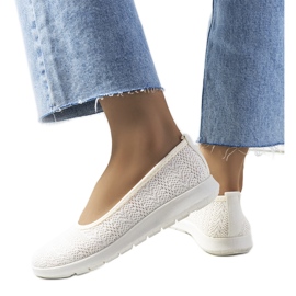 Beige women's Suvia sneakers ecru