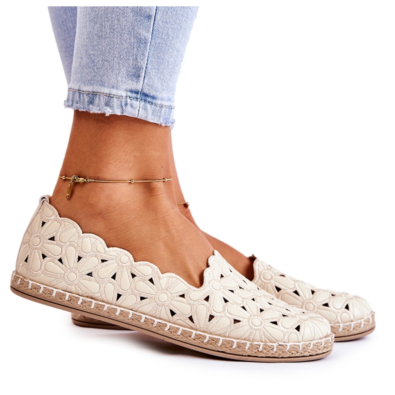 Women's Slip-On Ballerinas With Beige Flowers