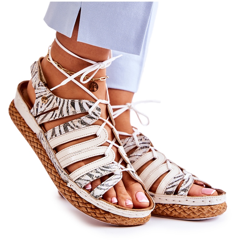 Fashionable Women's Leather Sandals Maciejka 05552-04 Beige-Black Fashionable Women's Leather Sandals Maciejka 05552-04 Beige-Black