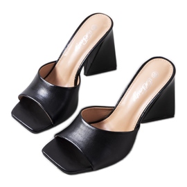 Black slippers on the Istila post