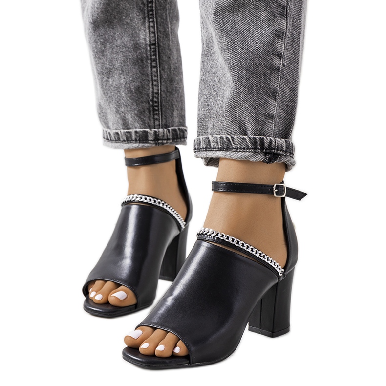 Black Nasrin Shank Sandals