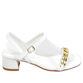 Low-heeled sandals from Daphne White