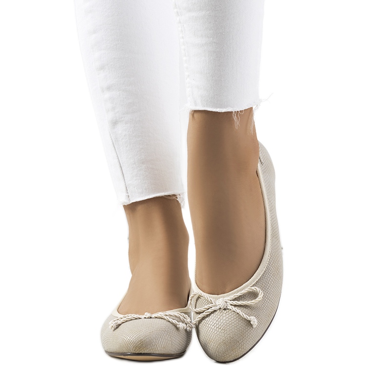 Beige women's ballerinas from Villers