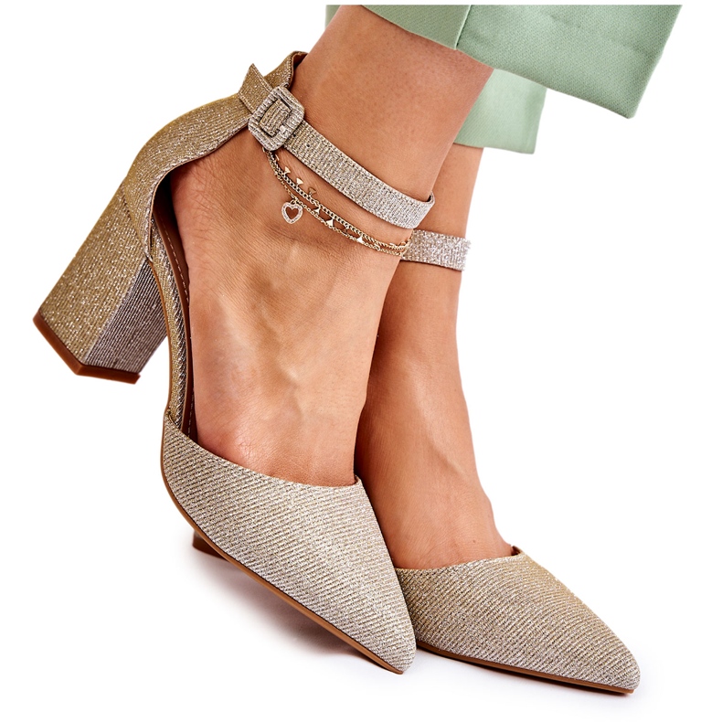 WS1 Shiny Pumps On The Golden Amira Bar