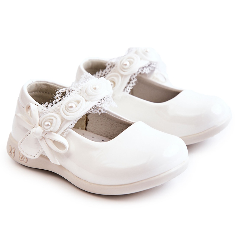 White children's Velcro ballerinas with lace