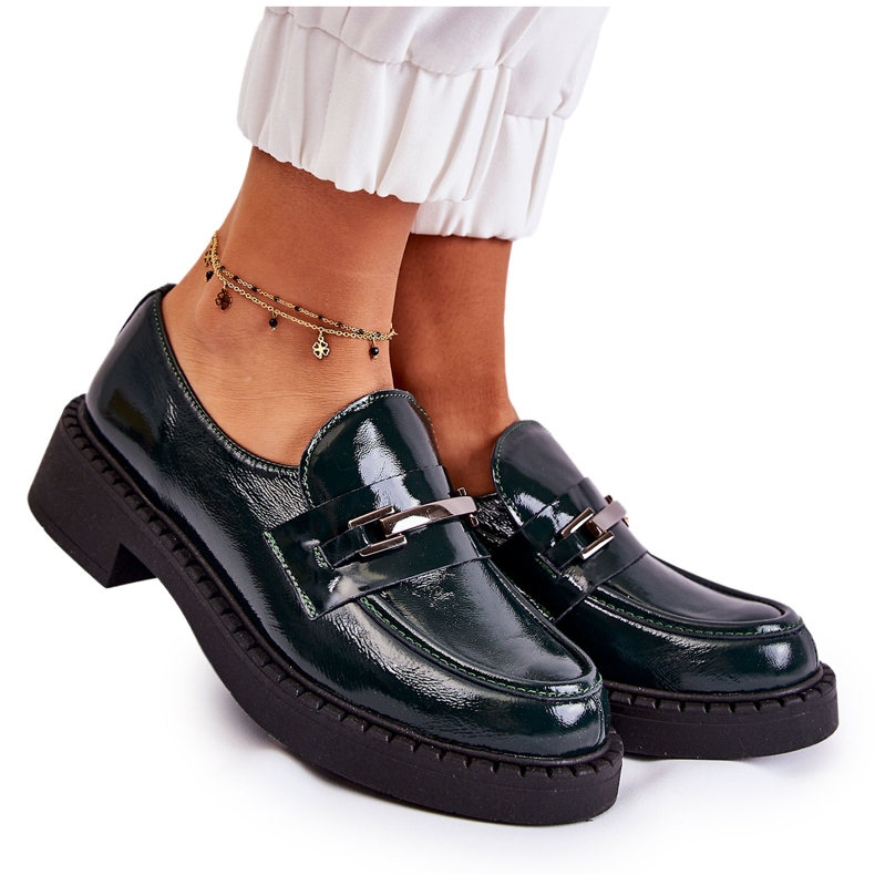 Lacquered Shoes With Green Hestill Silver Ornament
