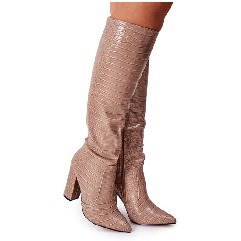 Fashionable Dark Beige Constancy Boots On A Bar