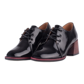 Lacquered Vinceza high heels black