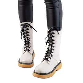 Beige boots from Redel Beige boots from Redel