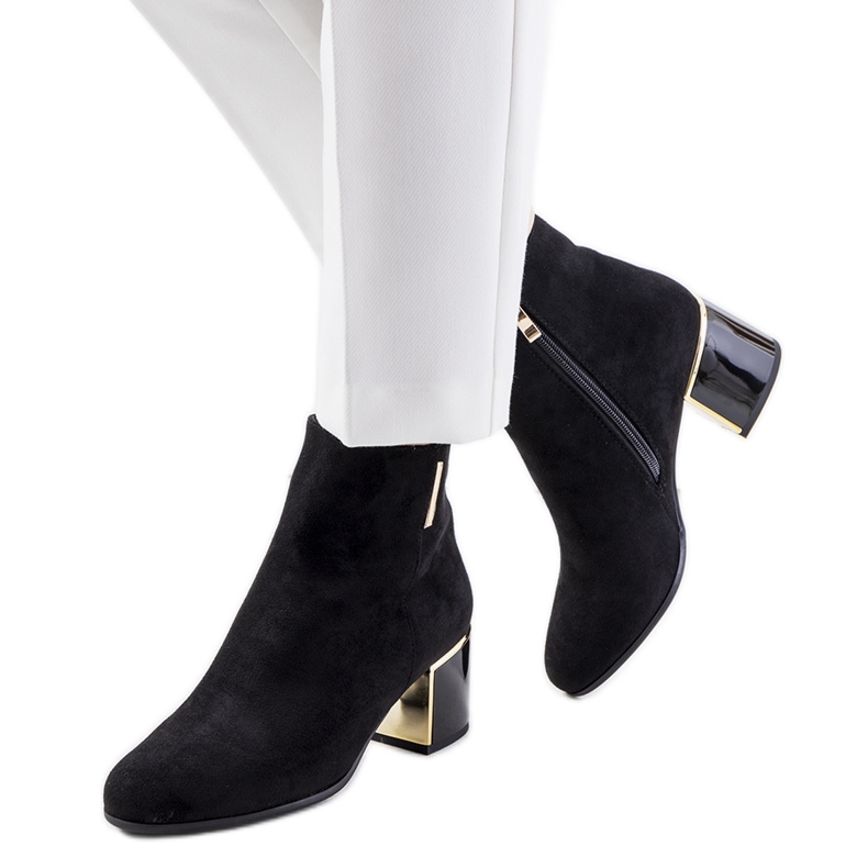 Black elegant Montes boots