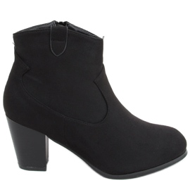 Undo Black cowboy boots