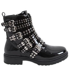 Lacquered boots with Tatum Black Mirror studs