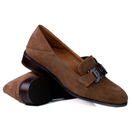 Elegant women's moccasins with a chain Vinceza brown