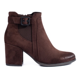 Women's brown suede Chelsea boots on the Shelovet post