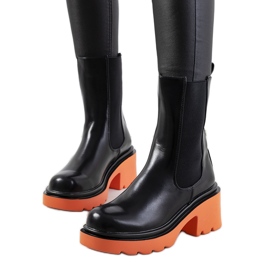 Black boots with a colorful Oito sole Black boots with a colorful Oito sole