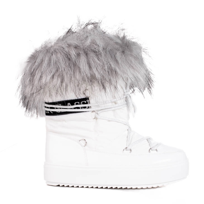 White women's snow boots with Shelovet fur