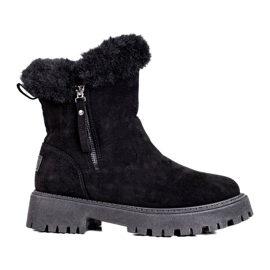 Black insulated boots from Vinceza