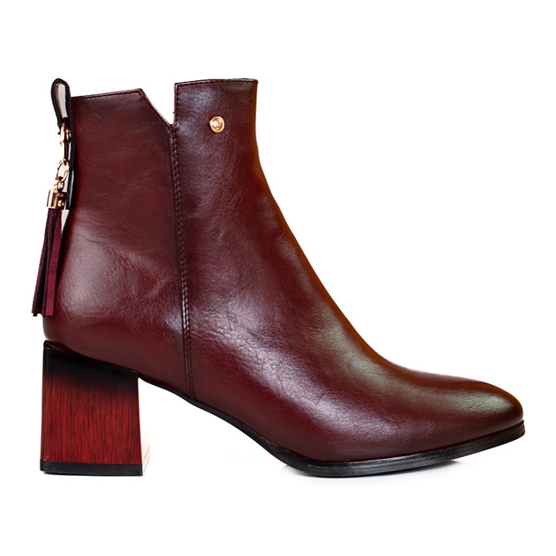 W. Potocki Fashionable women's boots on the Potocki burgundy post red