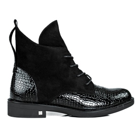 W. Potocki Elegant women's boots with a flat heel Potocki black W. Potocki Elegant women's boots with a flat heel Potocki black