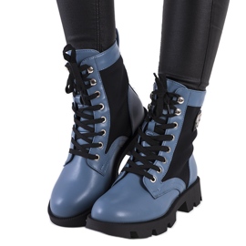 The blue Keld trappers black