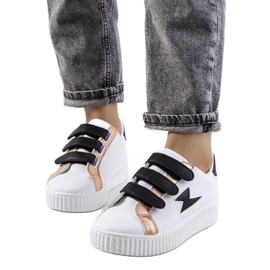 White Pitmerden sneakers black