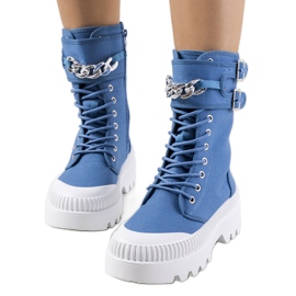 Blue sneakers with Taus chain