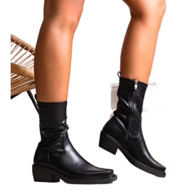 Black high-heeled boots from Marisa