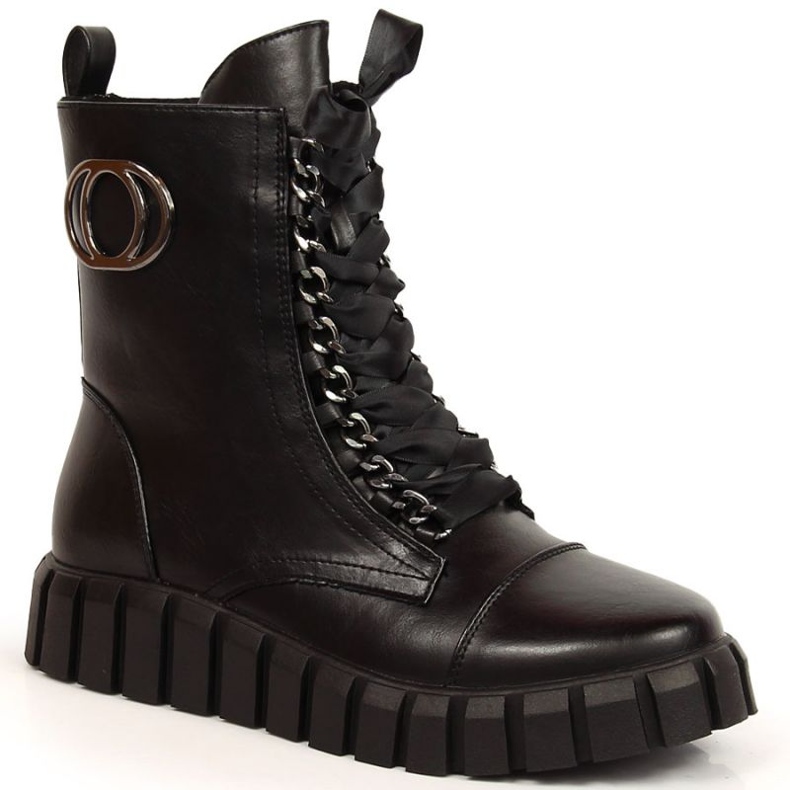 Workers on the Potocki W WOL107 platform black