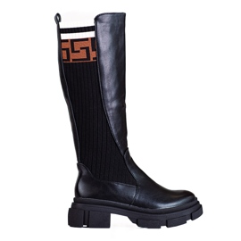 Women's boots on a thick Shelovet platform black Women's boots on a thick Shelovet platform black