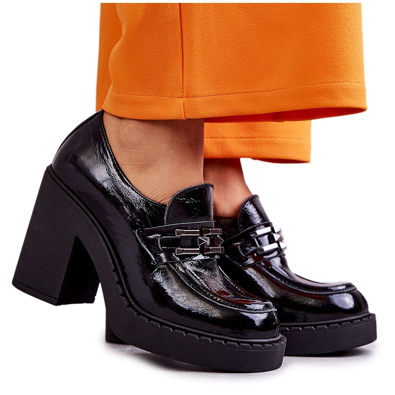 PL5 Lacquered shoes on a massive Black Jaime post