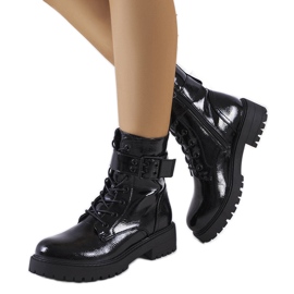 Black lacquered Tarrin boots