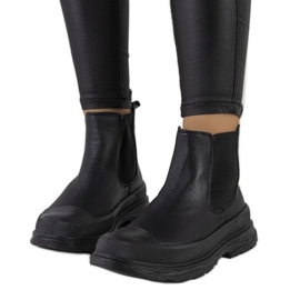 Black eco-leather Chelsea boots from Loree