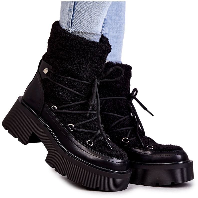 Women's Black Sanna snow boots with sheepskin