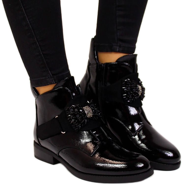 S.Barski Women's boots, insulated lacquered with a black bow by S. Barski