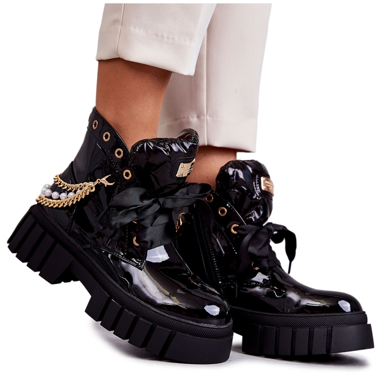 Lacquered Warm Boots With Chain Black Karoline