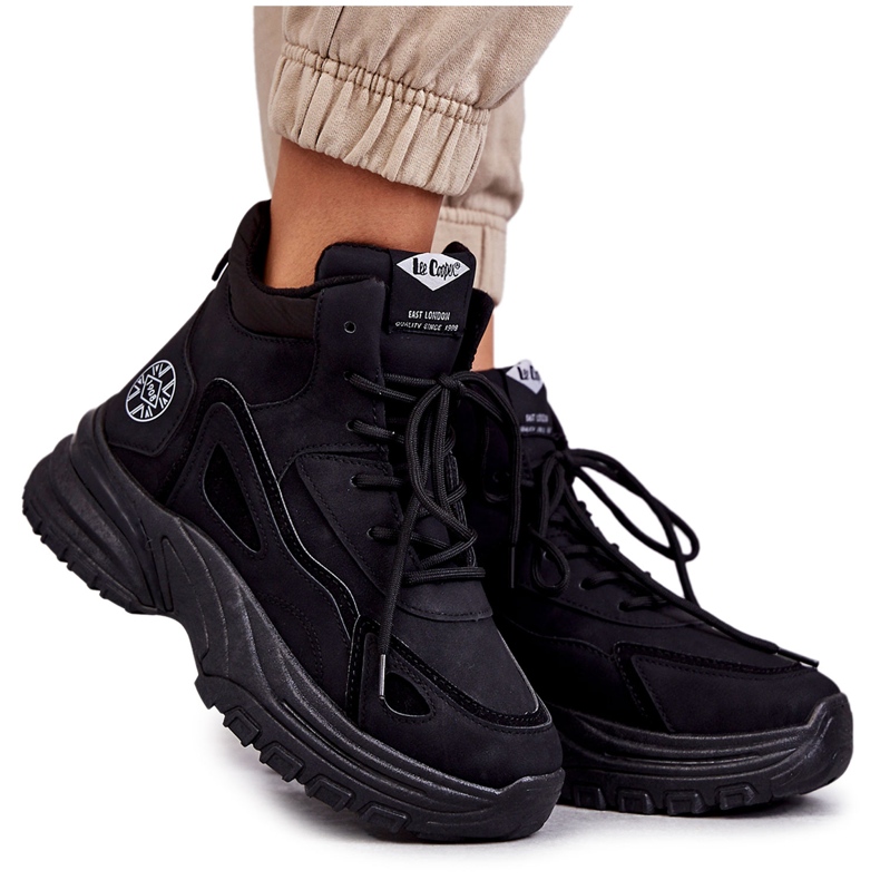 Boots on the Lee Cooper LCJ-22-44-1353L Black platform