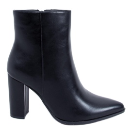 Classic Fergie Black high-heeled boots